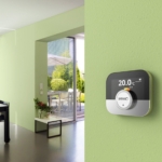 Regulator pokojowy Broetje IDA na ścianie