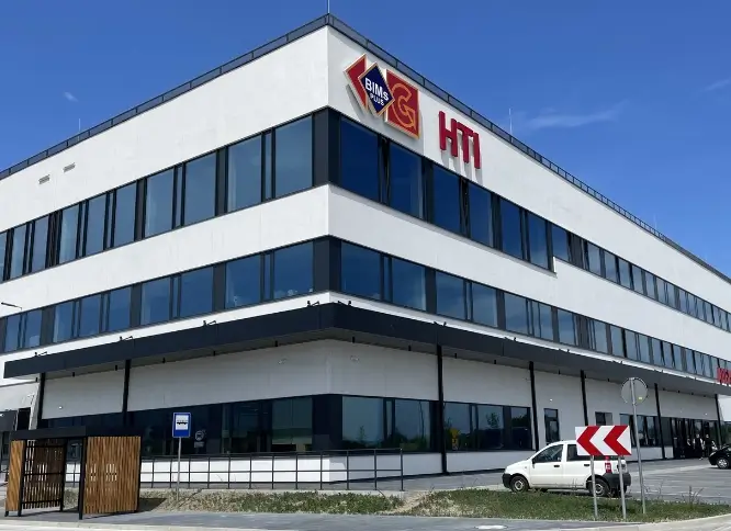 BIMs PLUS Poznań, Swadzim, budynek